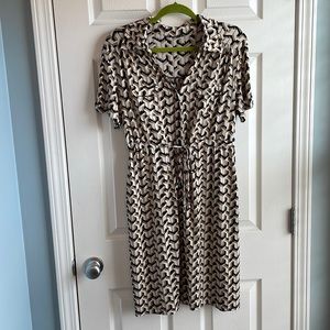 Unbranded Size Medium Short Sleeve Tan, Black, and White Geometric Sheath Dress